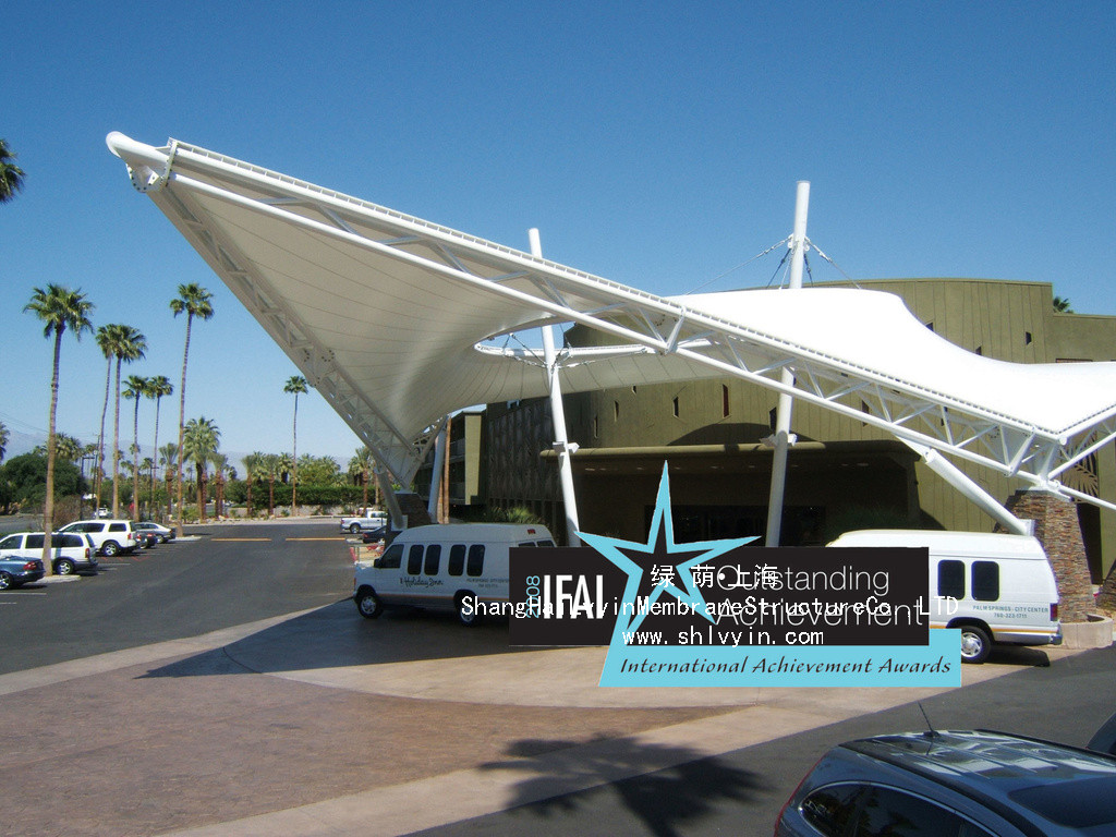 成都新世紀環(huán)球中心中央游藝區(qū)鋼結(jié)構(gòu)施工難點