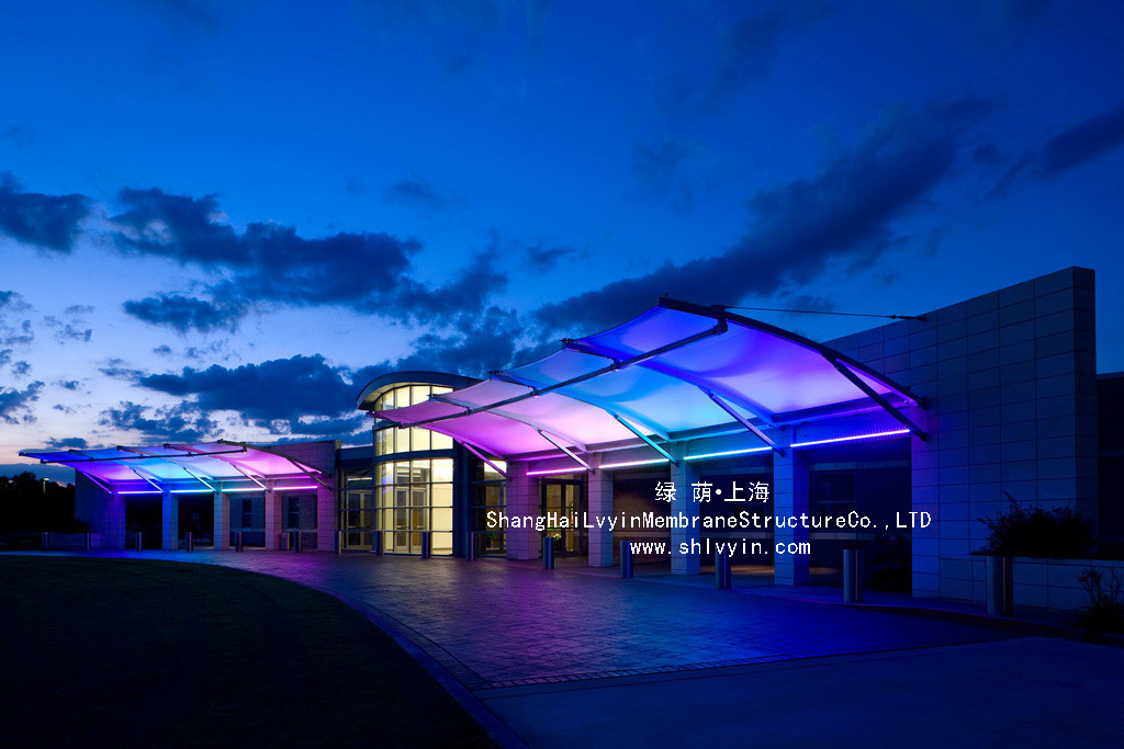 中華全國總工會勞動模范技術交流學校、兩岸工會交流基地一期室內運動館鋼結構吊裝施工（一）