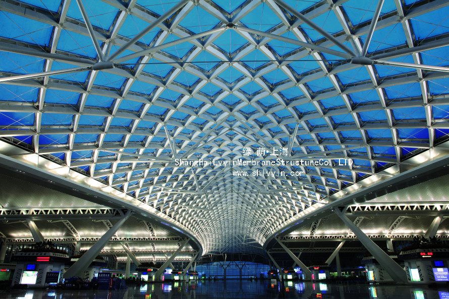 什么是下沉式膜結(jié)構(gòu)廣場(chǎng)？